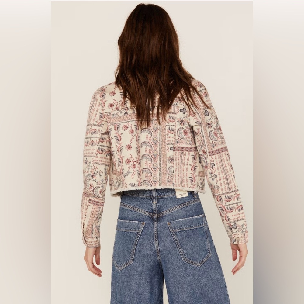 SHYANNE WOMEN'S AMERICANA
PRINT DENIM JACKET - Picture 2 of 7
